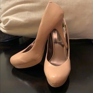 Steve Madden - Size 9.5 - Nude/Tan High Heels